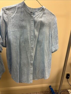 Lafayette 148 New York Light Blue Short-Sleeve Mandarin Collar Button-Down